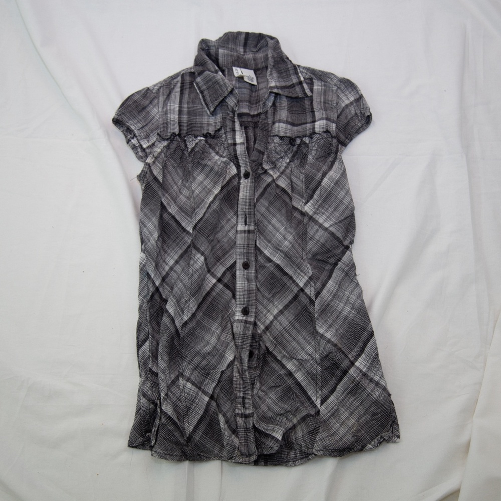 Full Tilt Plaid Short Sleeve Button up top